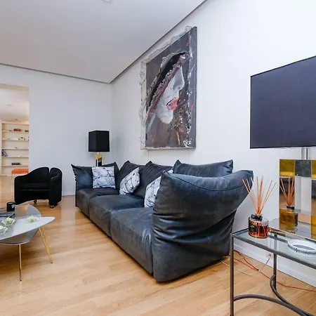 White Symphony Luxury With Terrace Appartement